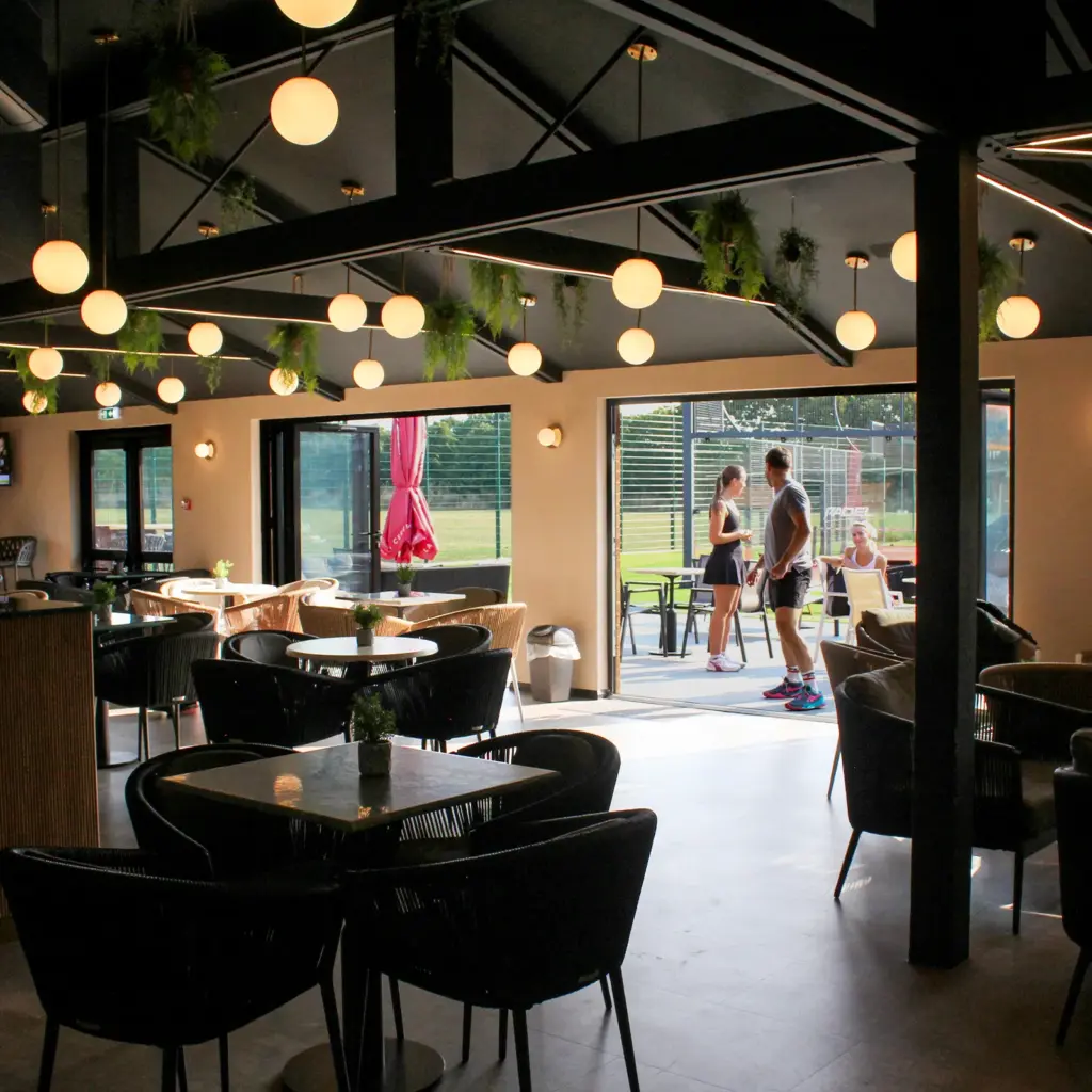 Padel Maidenhead Deuce Bar